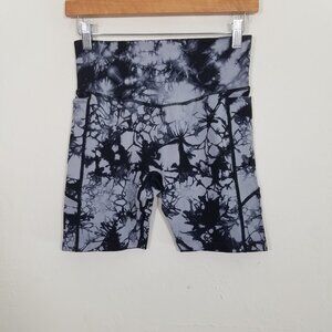 PINK Victoria's Secret Active High Rise Tie-Dye Shorts with Pockets Size M